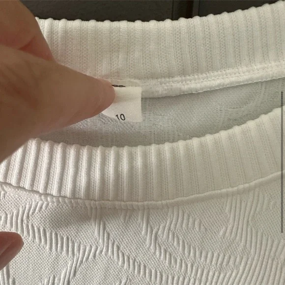 Lululemon Rest Less Textured Floral White Long Sleeve Shirt 10 Crew Neck Top Tee - Picture 3 of 5